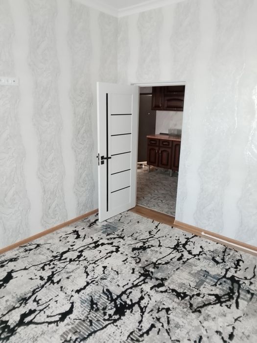 Kivartira uy sotiladi