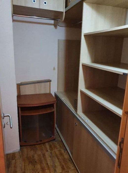 Дава се под наем Двустаен апартамент в Варна, Цветен квартал - 60 кв.м за 425 € - Снимка #3