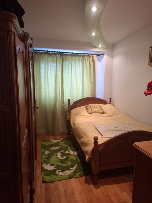 Vând apartament 3 camere