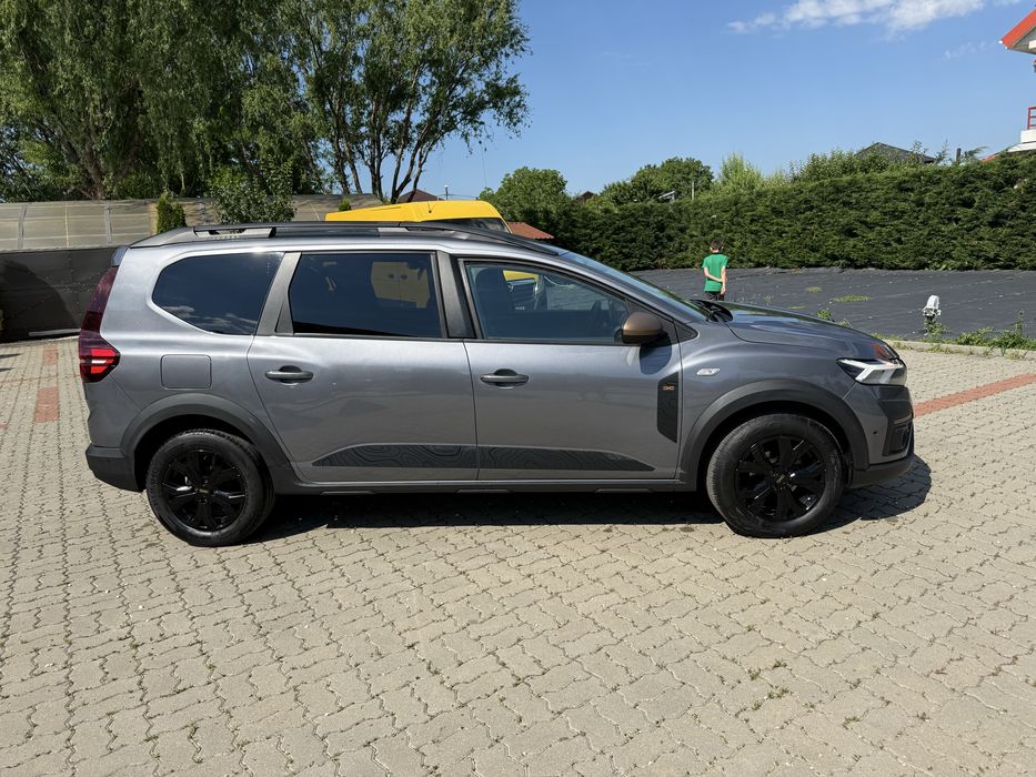 Dacia jogger  EXTREME full option benzina 1.0 L 110 cp 6 trepte