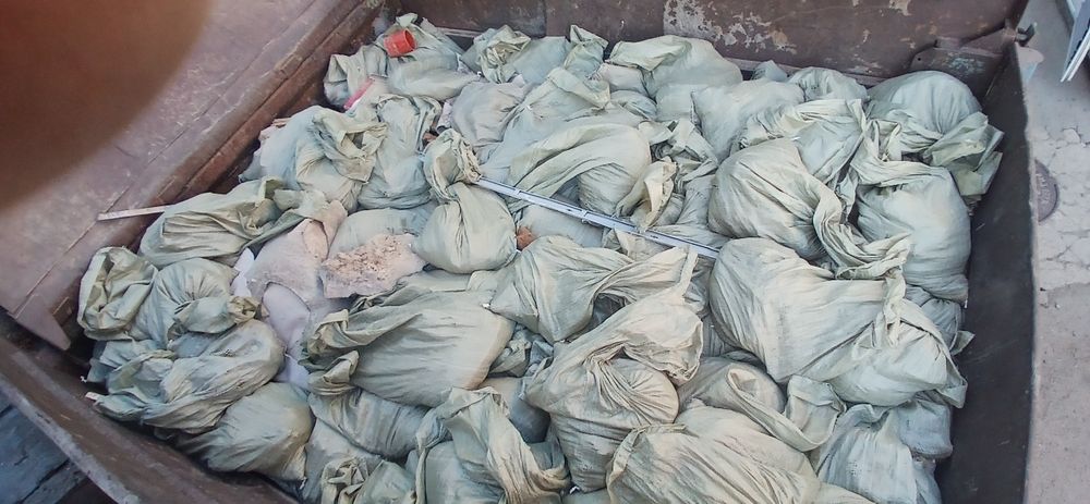 Уборка тиретории вывоз мусора