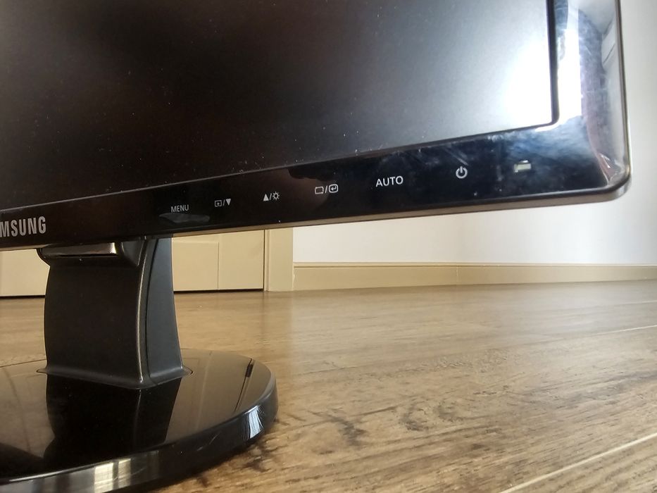 Монитор Samsung SyncMaster 943NWX 19" VGA рабочий