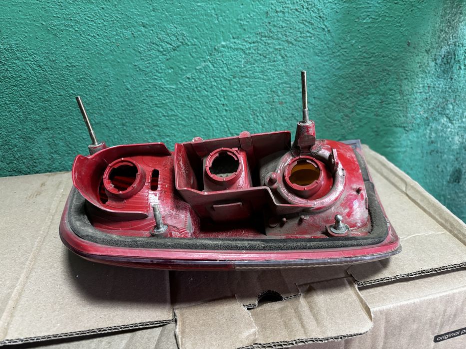 Продам фонарь рав 4 задний правый