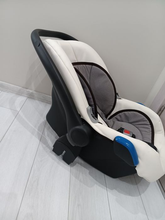 Кошче за новородено за кола и количка baby Merc