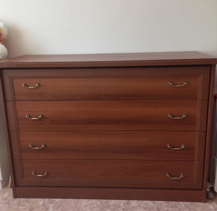 Продам спальный гарнитур