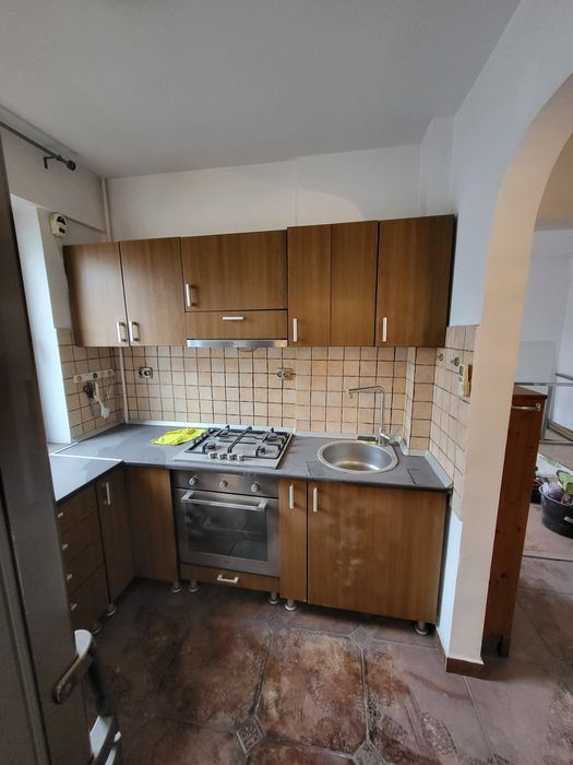 Vănd mobilă bucătărie,șifonier alb,Pat mare