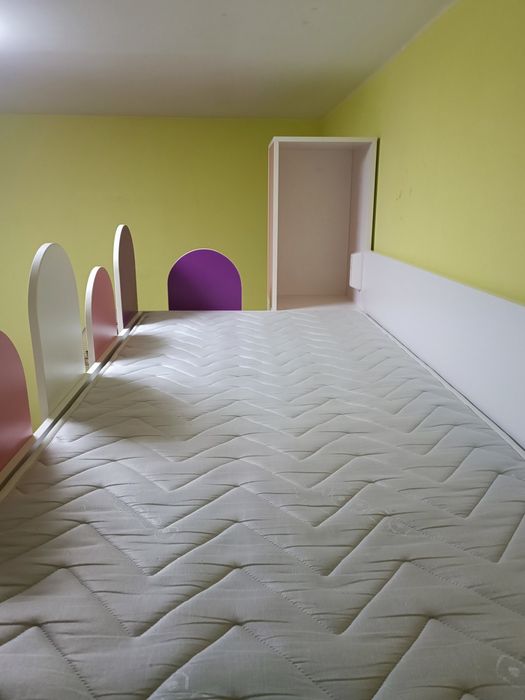 Продавам двуетажно легло и обзавеждане за детска стая