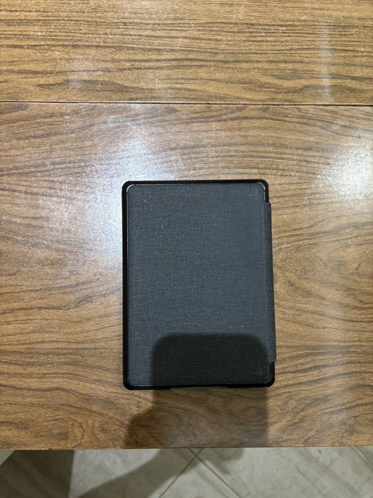 Kindle Paperwhite Signature Edition + калъф 11та генерация