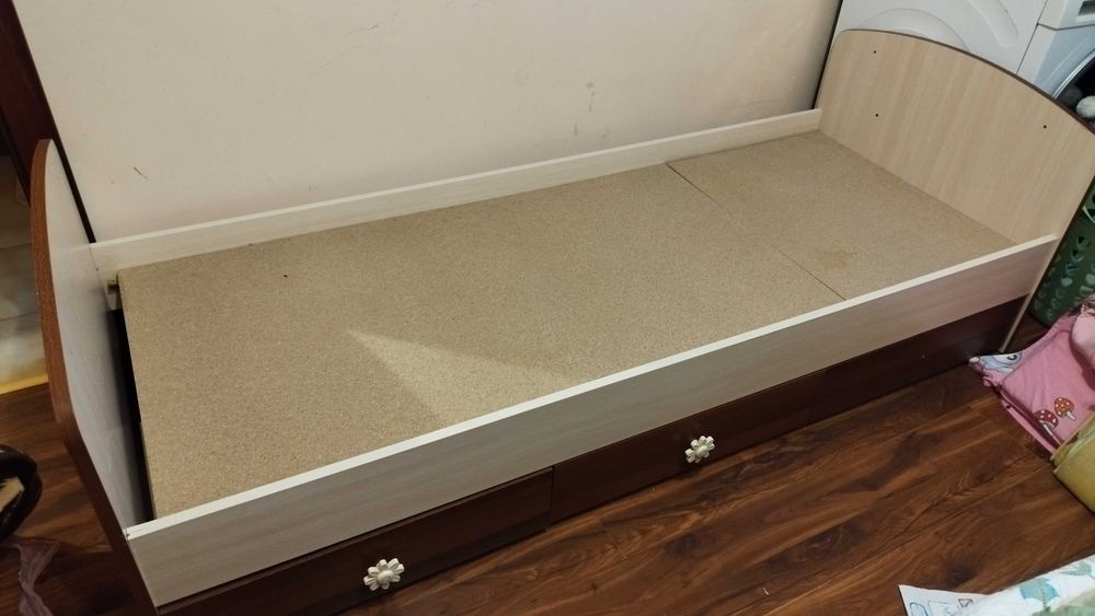 Продавам спешно Детско легло  70/185 см