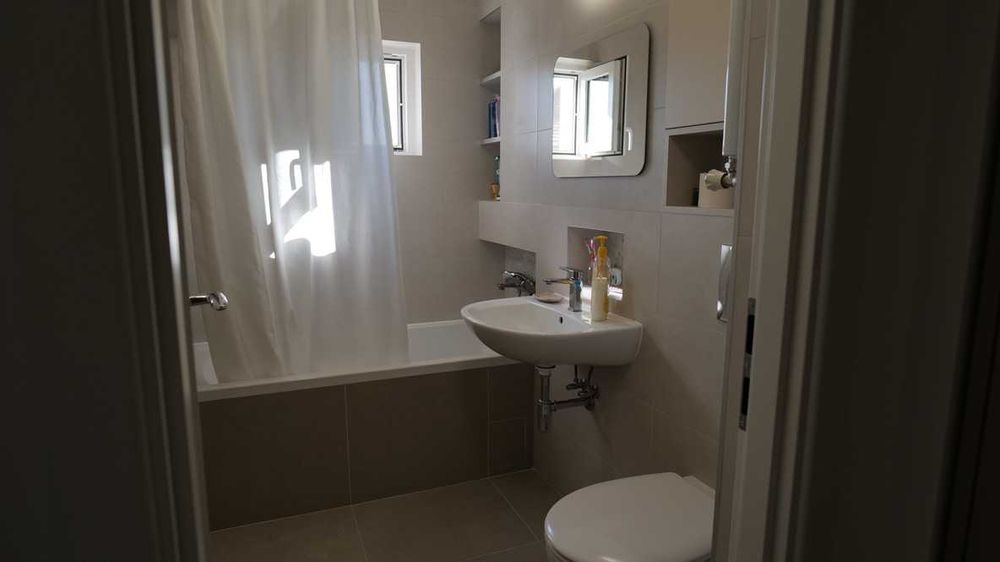 Apartament decomandat cu 3 camere in zona Ramada