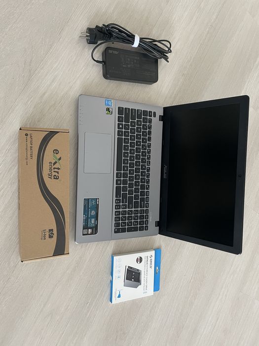 Laptop Asus  F550J