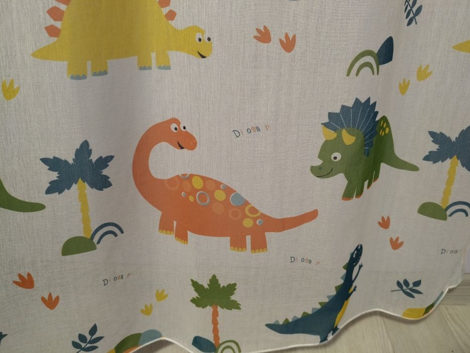 детско цветно перде