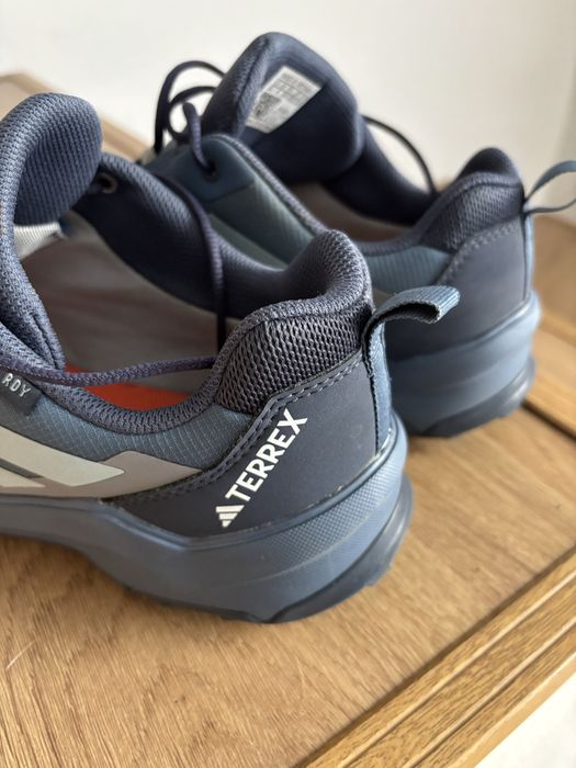 Маратонки Adidas