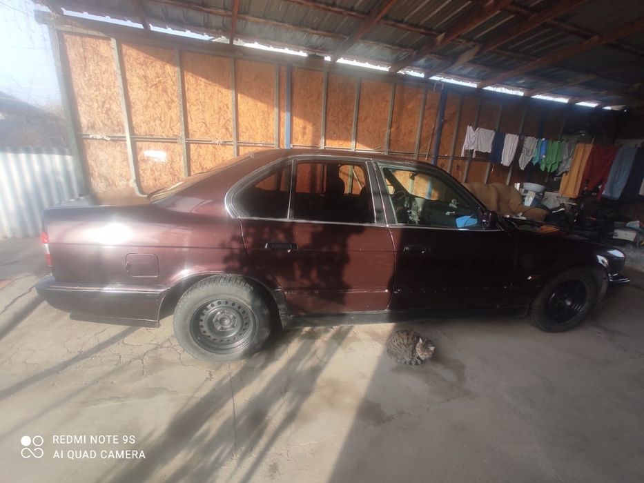 Продам машину BMW