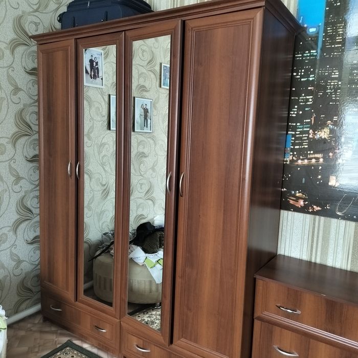 Спальный гарнитур