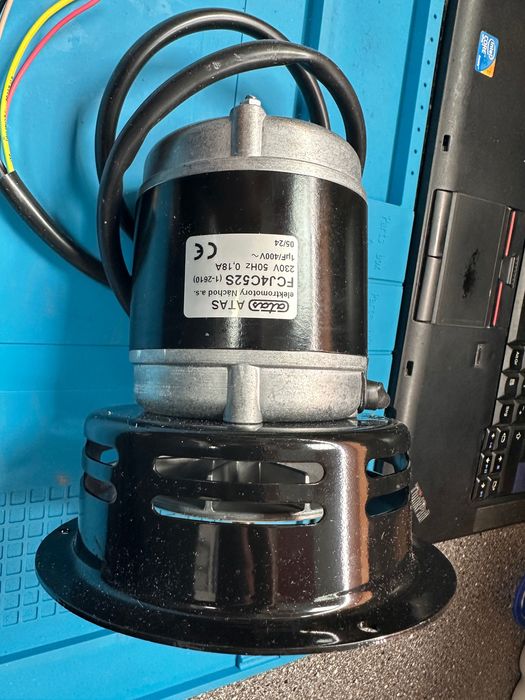 Motor centrală termina