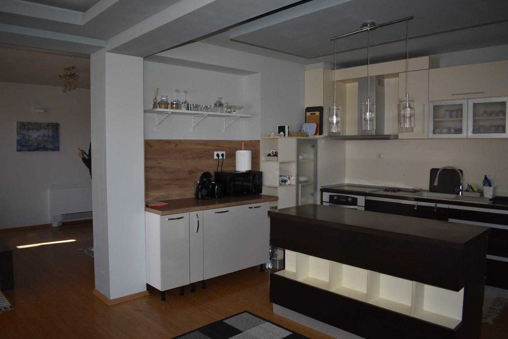 Дава се под наем Мезонет в Свиленград - 200 кв.м за 1020 € - Снимка #1