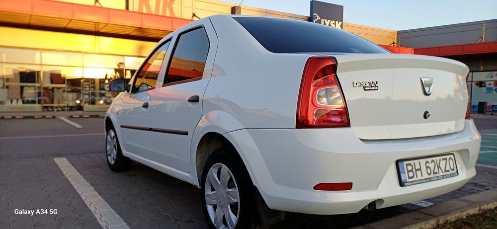 Vând Logan Facelift