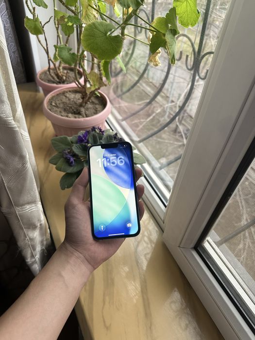 Продаю iPhone 13 в идеальном состояние