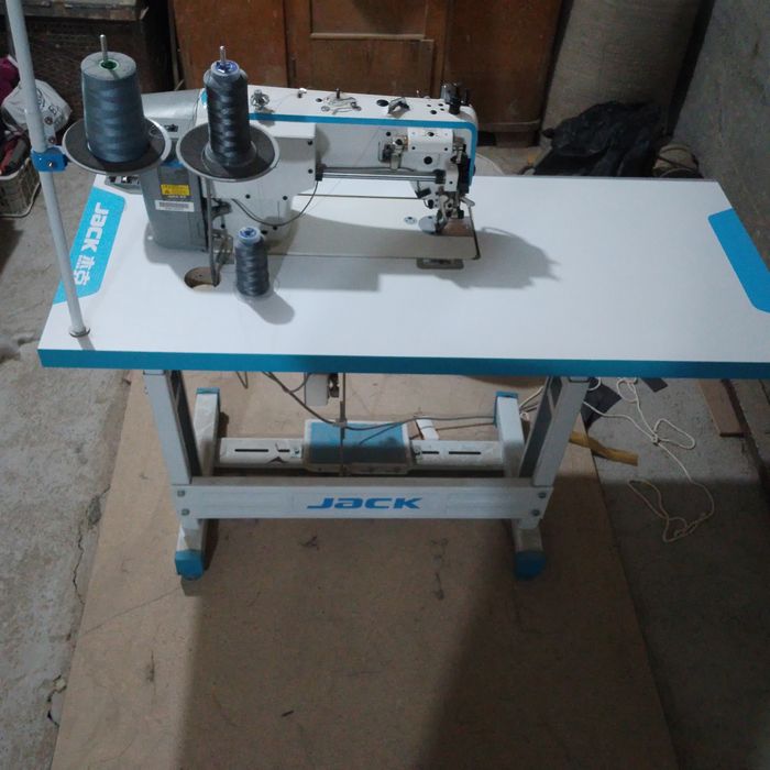 Shagayushi shvenni moshinka