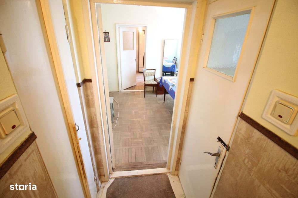 Ap. 2 camere Micro 19, la capatul troleului, etaj 1, cu balcon — fotografia 3