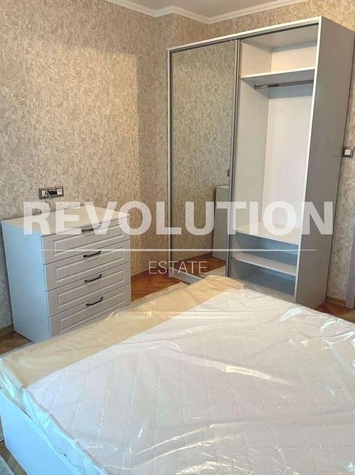 Дава се под наем Тристаен апартамент в Варна, Център - 76 кв.м за 747.66 € - Снимка #4