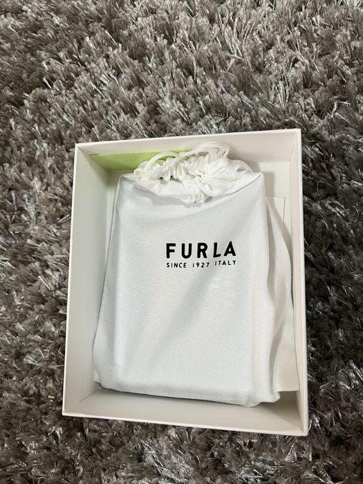 картодържател. Furla