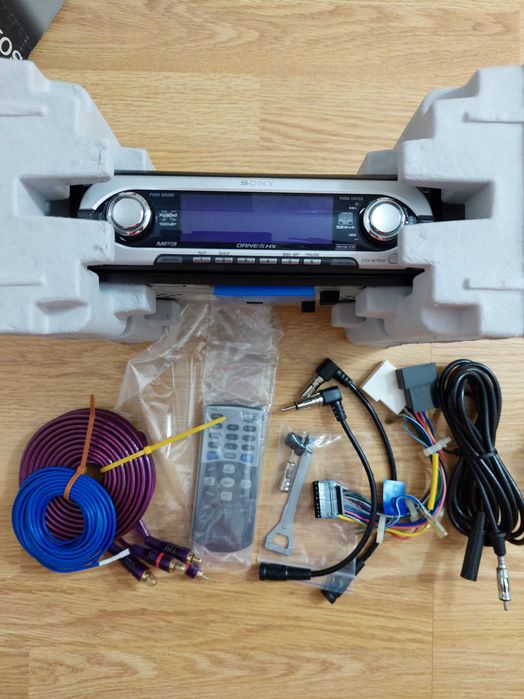 Sony CDX-M7850 - car - radio / CD / MP3 player