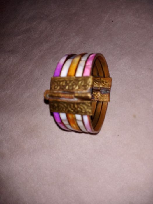 Възрожденска бронзова гривна