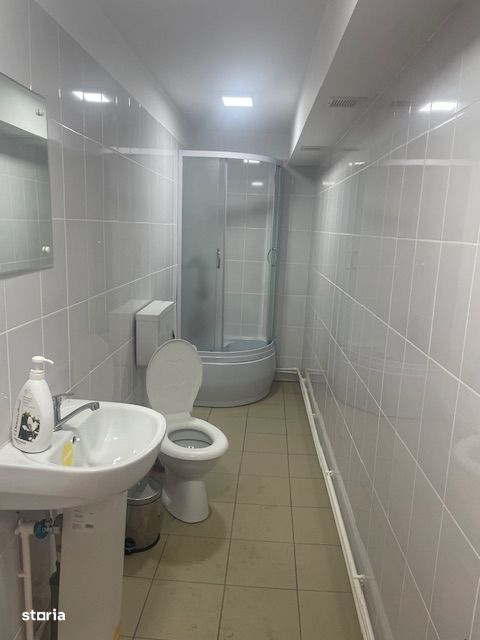 Inchirire 60mp etaj 1 birouri - Halele Obor