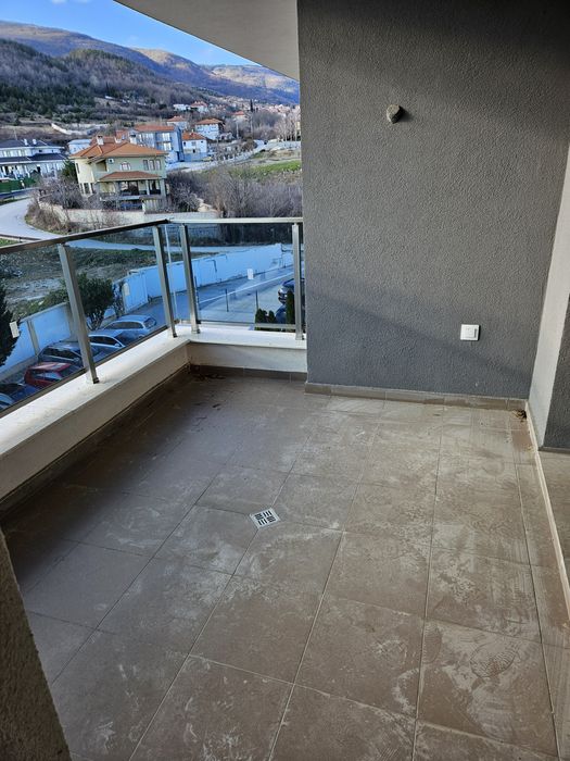 Тристаен апартамен с гараж,нов в Асеновград  от собственик