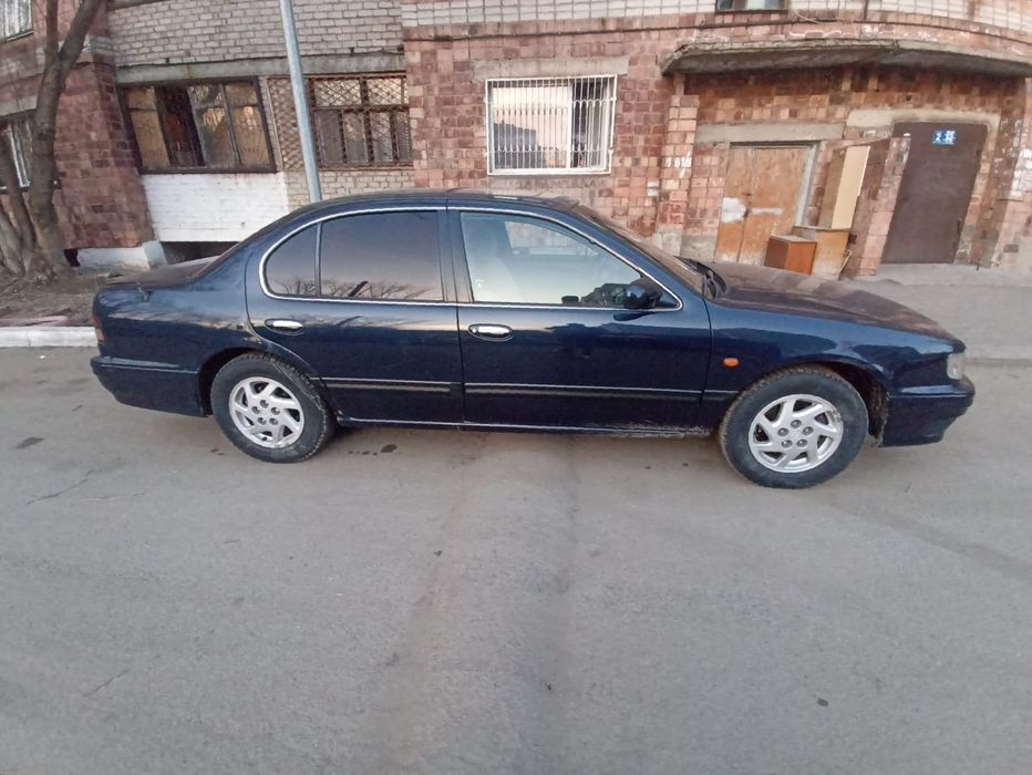 Продам ,Nissan Maxima 1995 года . Объёмом 2.0
