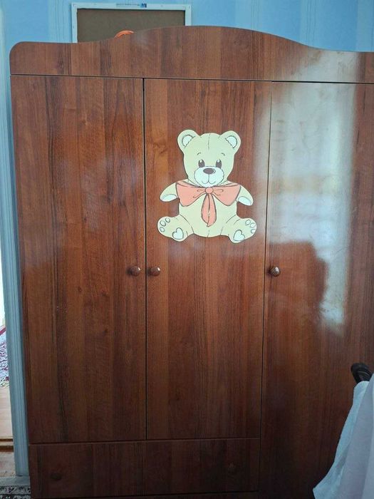 Mebel sotiladi bu
