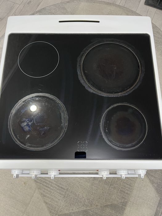 Продам электроплиту Hansa