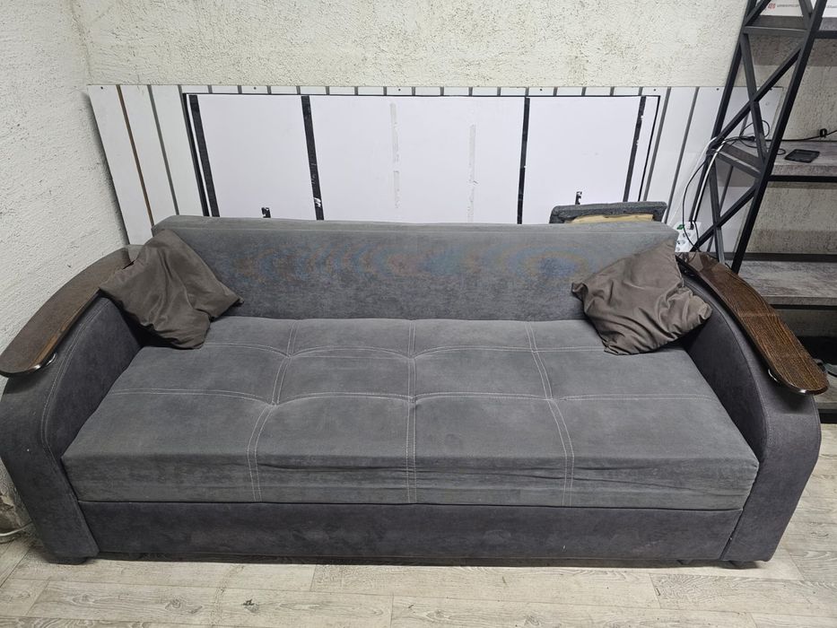 Диван в хорошем состоянии