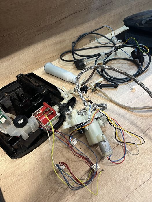 Dezmembrez Espressor automat KRUPS espresseria EA816570 EA816B piese