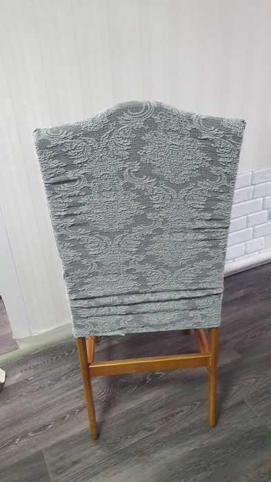 Продам чехлы на стулья.