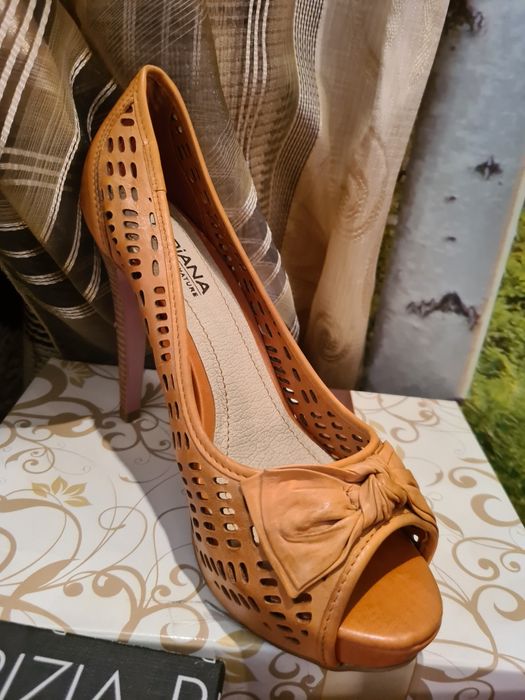 Туфли на платформе на высоком каблуке