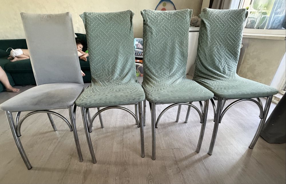 Продам кухонный стол и 4 стула