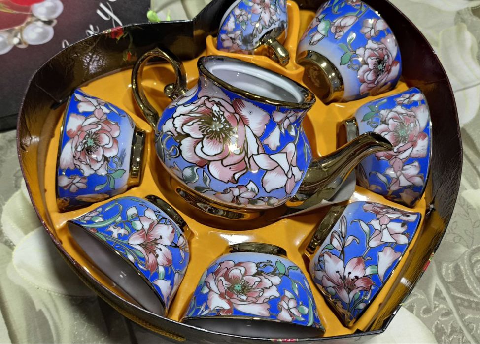 Продаётся чайный набор .