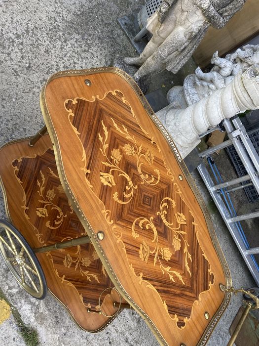 Френска маса за сервиране с интарзия