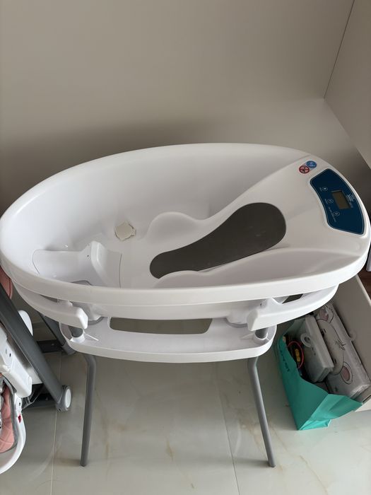 Ваничка за бебе с термометър и теглилка