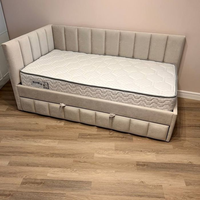 Мягкая угловая подростковая кровать