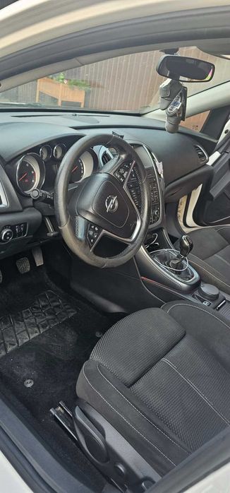 Opel Astra J Sport Tourer 1.7 cdti