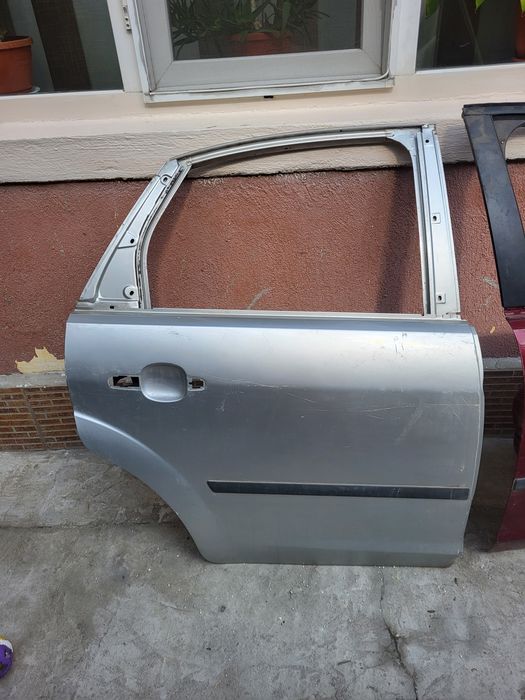 Uși de vânzare pt un ford