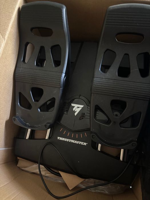 Педали Thrustmaster