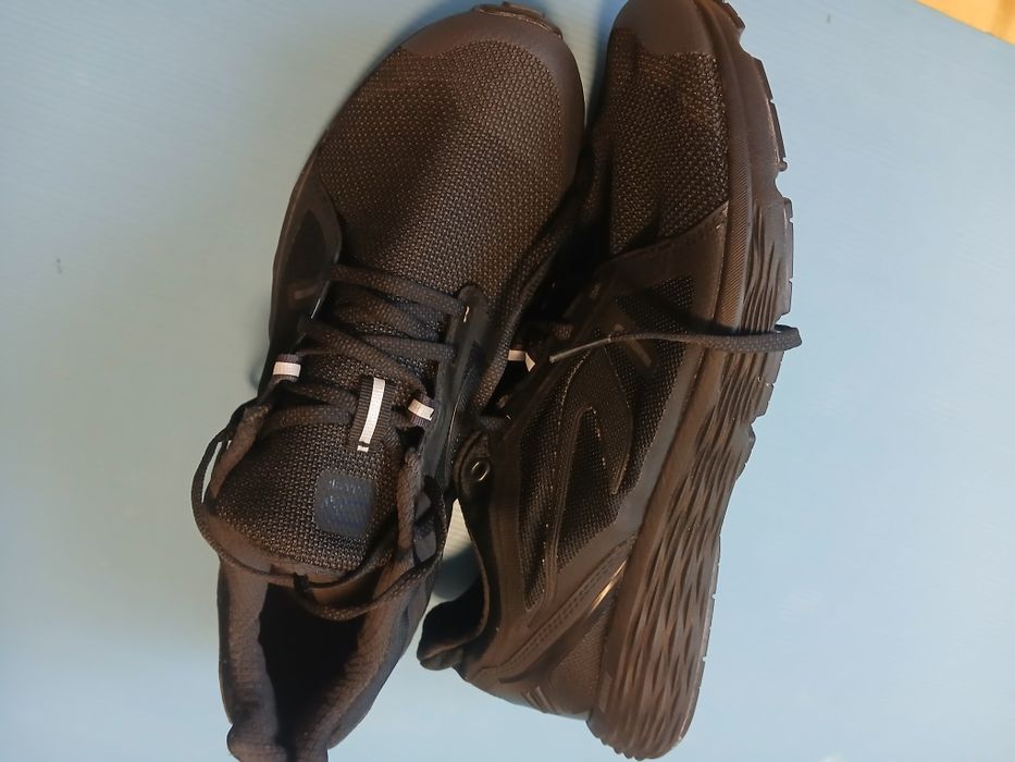 Мъжки маратонки нови.