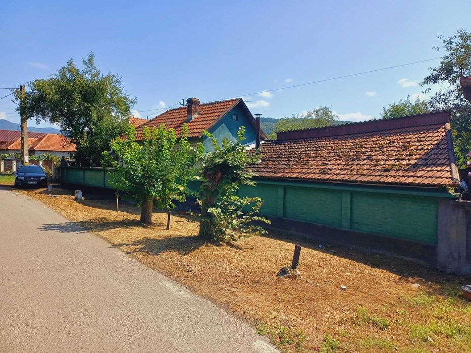 Vand Casa cu gradina