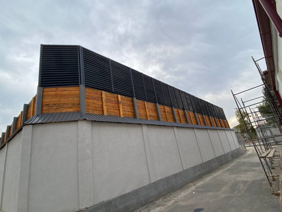 Жалюзи настенный