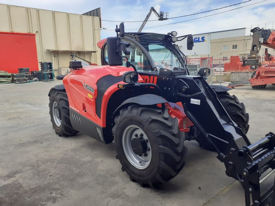 Inchiriez buldoexcavator,miniexcavator, manitou incarcator telescopic